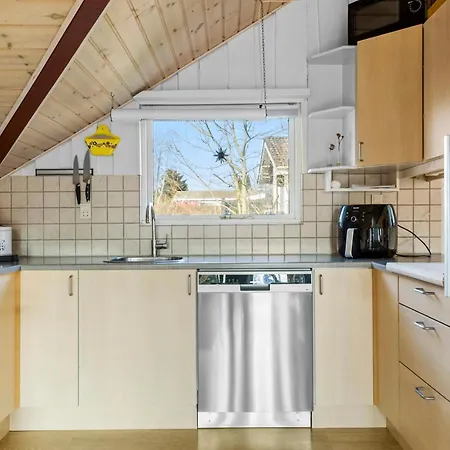 Beautiful In With Kitchen Holiday home